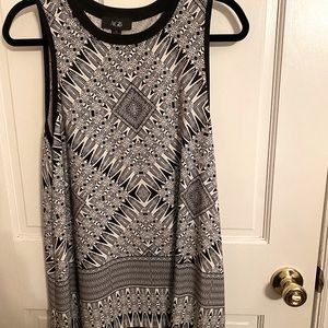 Xl shirt. Really cute sleeveless top.AGB brand.